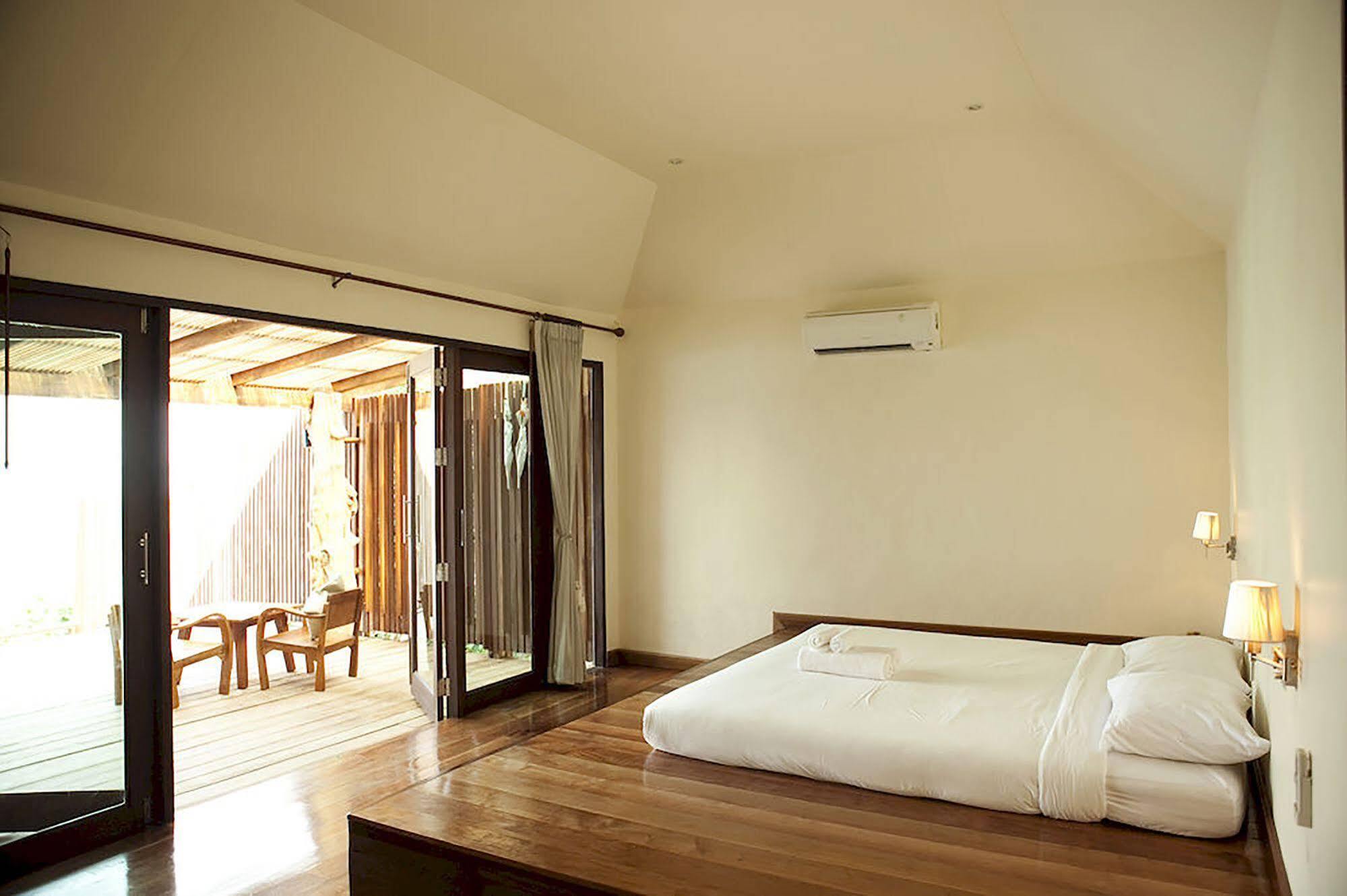 Captain Hook Resort @Koh Kood Ko Kut Екстериор снимка